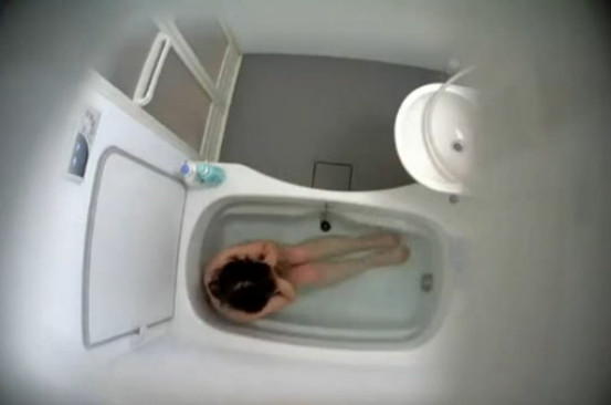 Скрытая камера азиатка принимает ванну онлайн