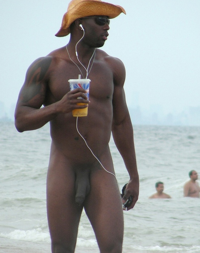 Скрытая камера пенисы мужчин на пляже фото