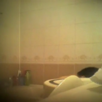 Девушка с волосатой писькой принимает ванную