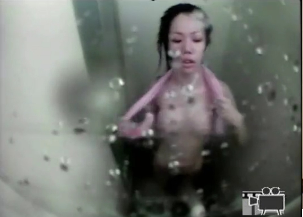 Скрытая камера в ванной Кореянки
