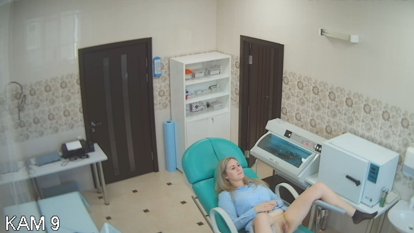 Девушка у гинеколога на приеме со скрытой камерой